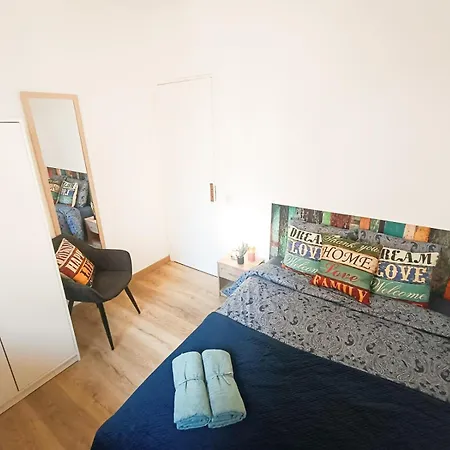 By Port Hostel Barcelona